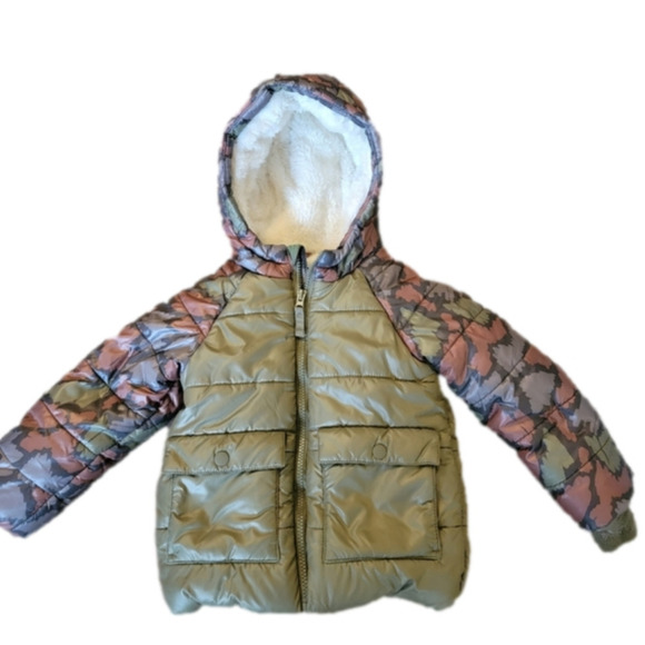 Cat & Jack Camouflage quilted faux furlined coat size 3T - Picture 2 of 6